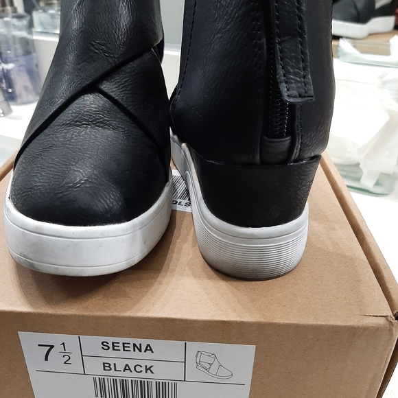 Booties - Picture 4 of 6